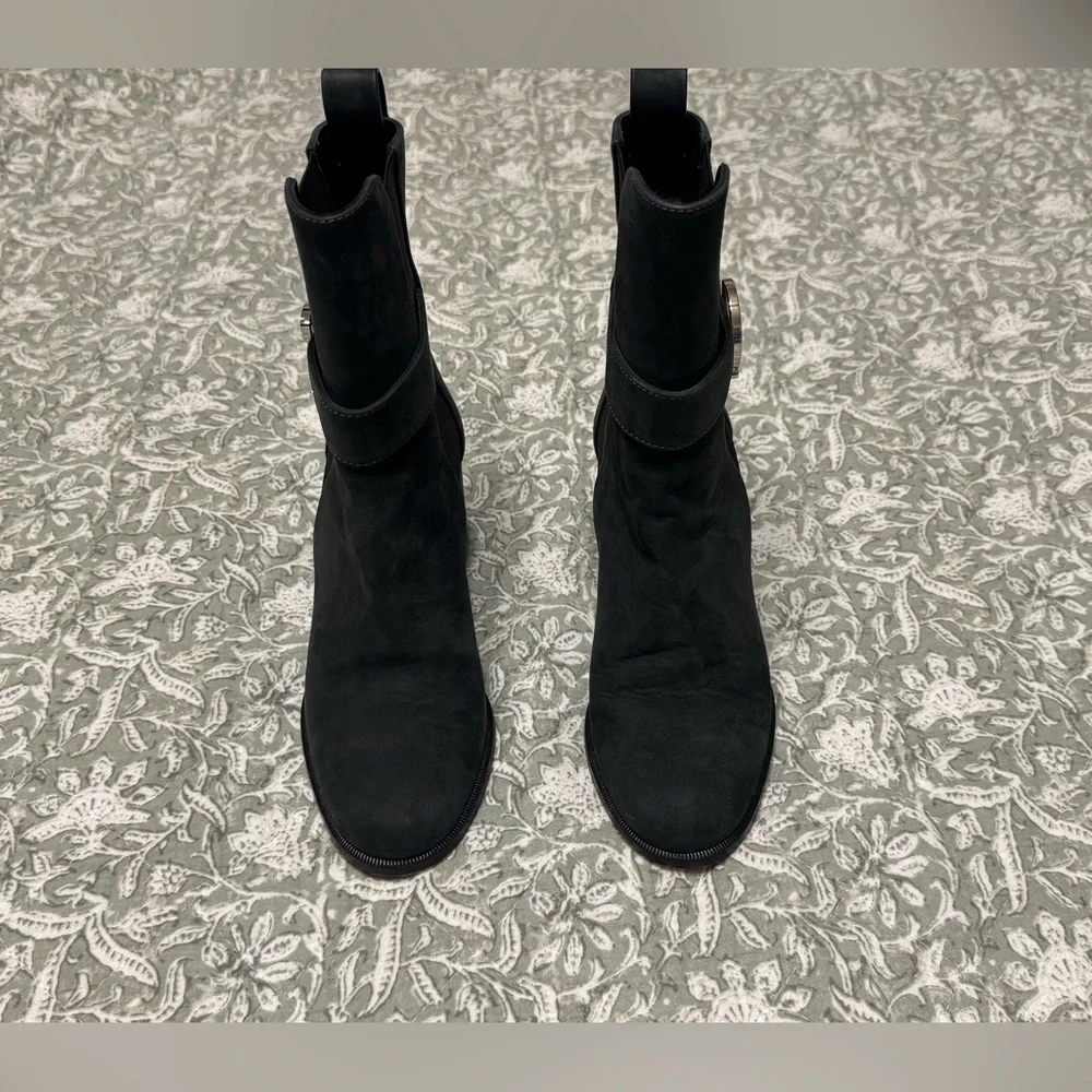 Christian Louboutin CL Chelsea Booty Ankle Boots|34